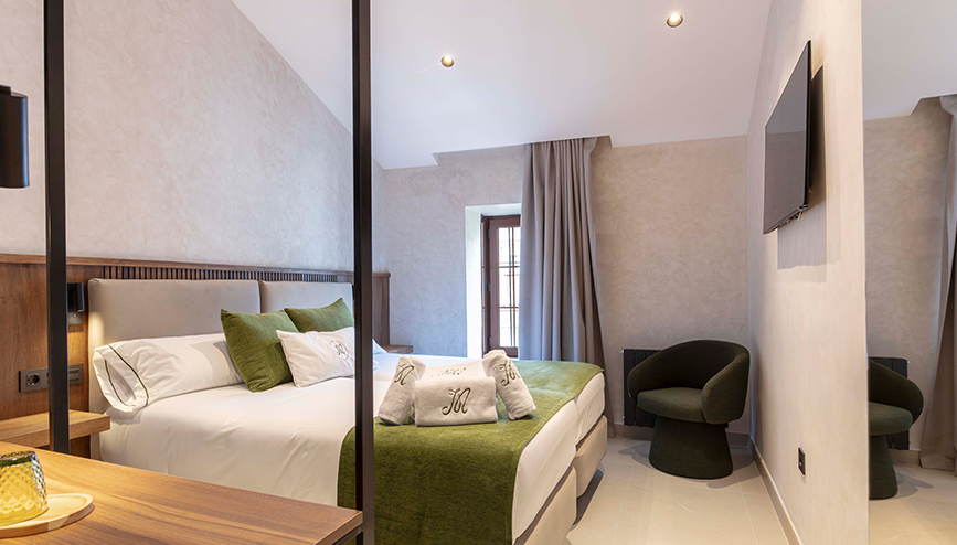 slide-2_0000_HOTEL AMARANTA0050