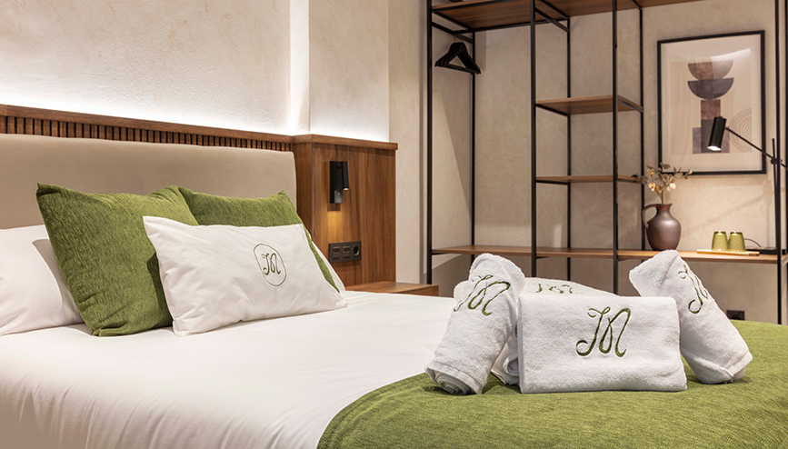 slide-2_0001_HOTEL AMARANTA0004