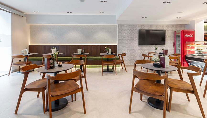 slide-2_0003_HOTEL AMARANTA0058